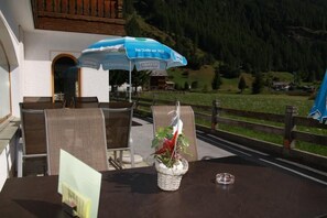 Terrace/patio - Walliserhof (Taesch)
