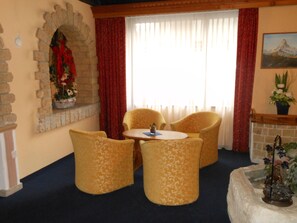 Lobby - Walliserhof (Taesch)