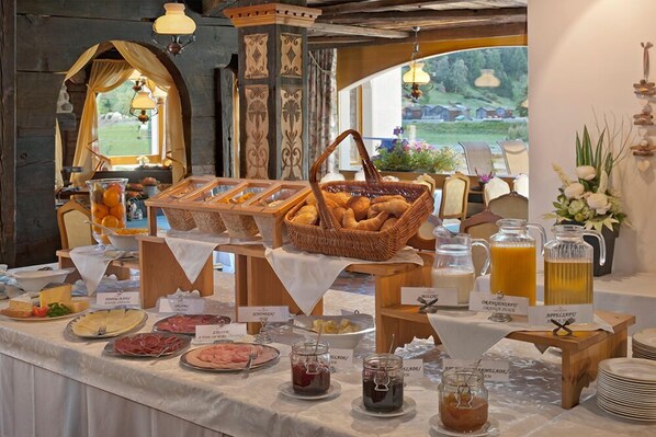 Tägliches inbegriffenes Frühstücksbuffet