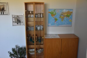 Apartment, 2 Bedrooms, Kitchen and Living Room | Private kitchenette | Fridge, microwave, oven, stovetop - Henne Strand Ferie (Norre Nebel)