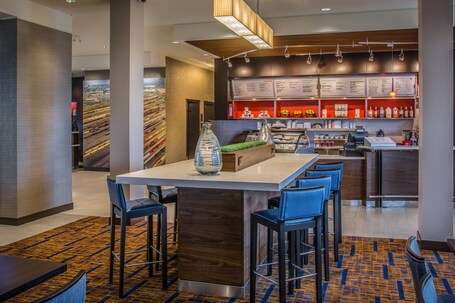 Courtyard by Marriott Winnipeg Airport - Image 3