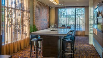 每日供应全套早餐(每人 CAD 12)