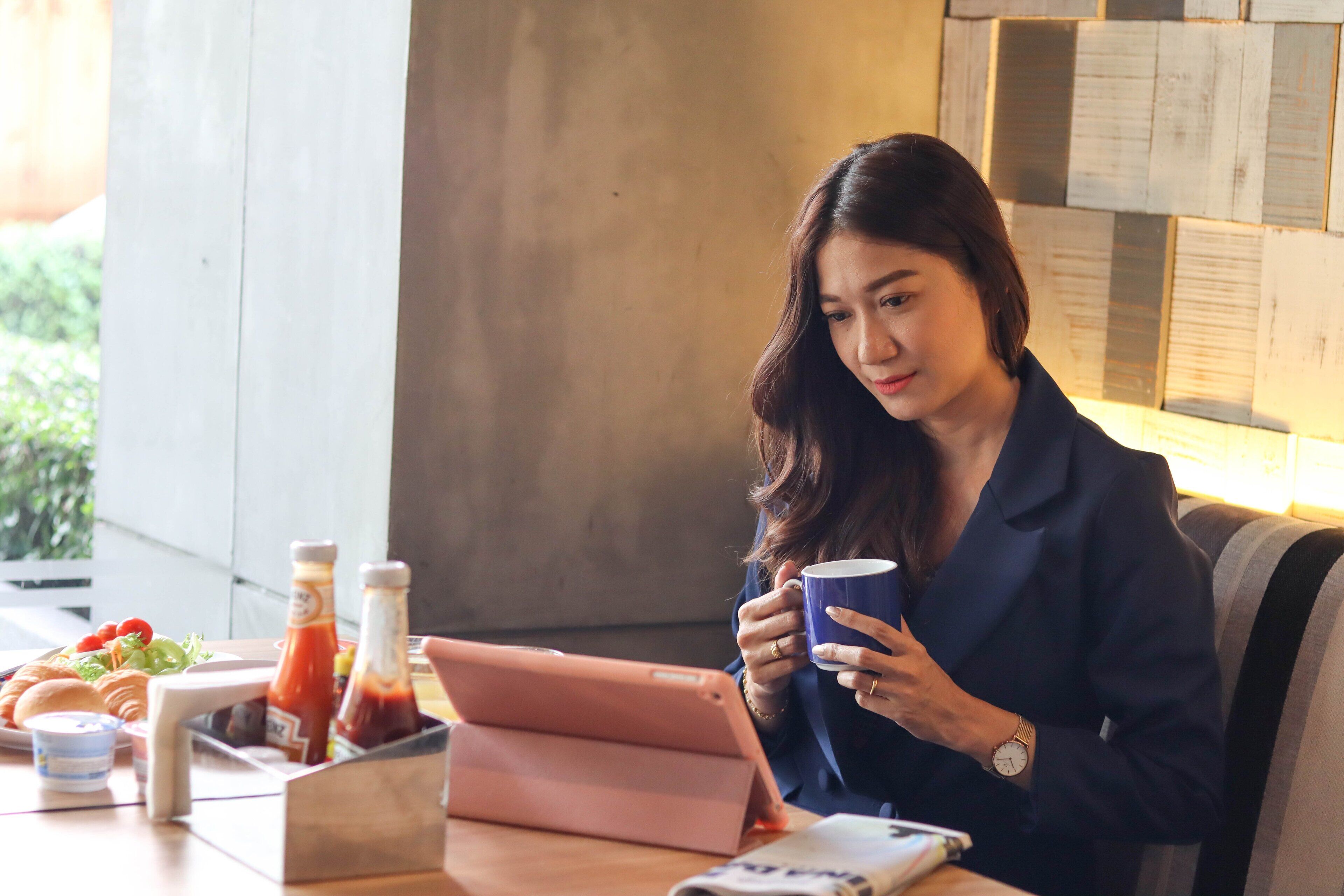 Phục vụ bữa sáng 