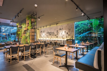 包含每日自助早餐