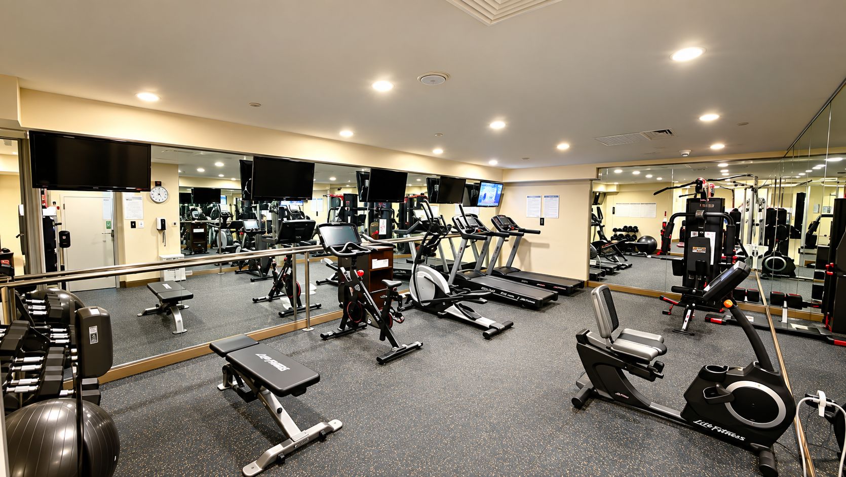 Foto - Ramada by Wyndham Flushing Queens