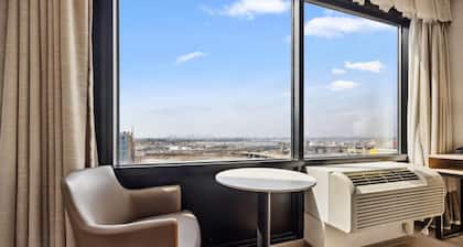 Ramada by Wyndham Flushing Queens