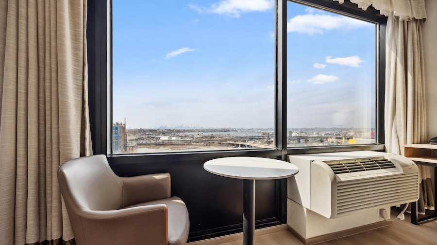 Ramada by Wyndham Flushing Queens