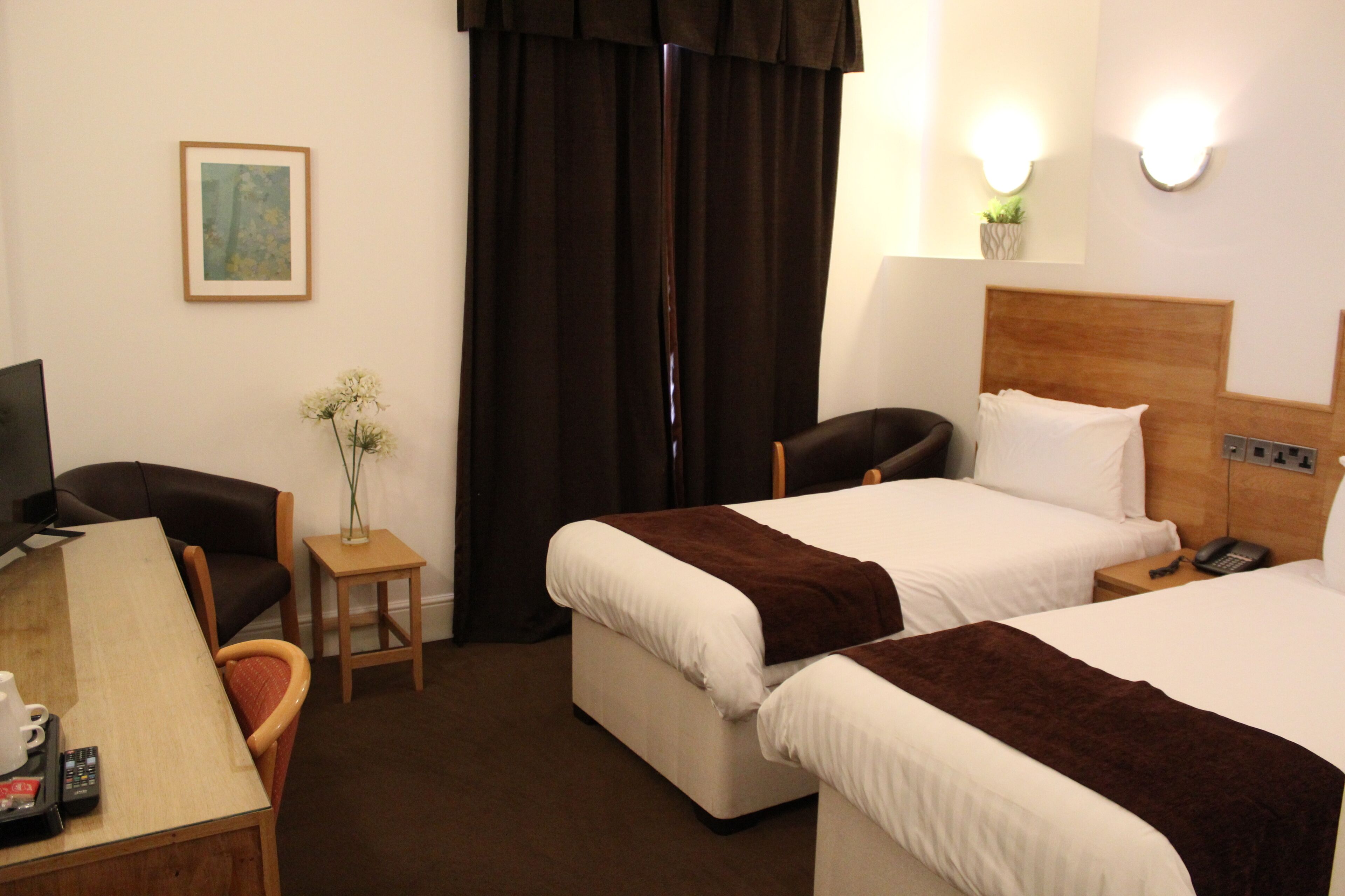 Photo - Four Saints Brig Y Don Hotel