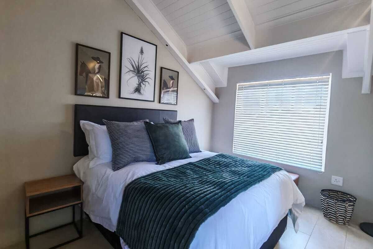 Luxury Double Room, Mountain View | In-room safe, soundproofing, bed sheets