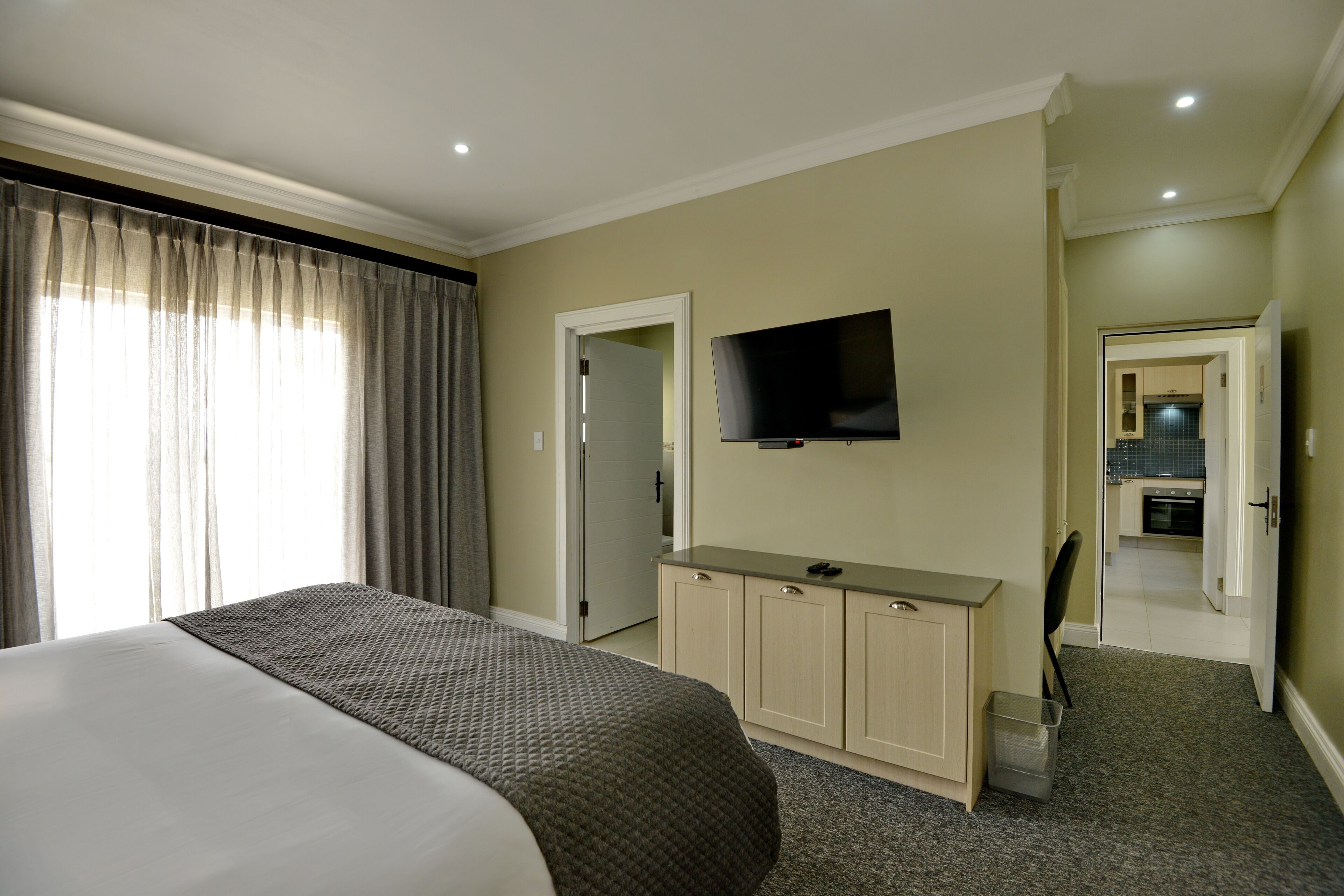 Hus – deluxe, 2 soverom | Safe på rommet, lydisolert og sengetøy