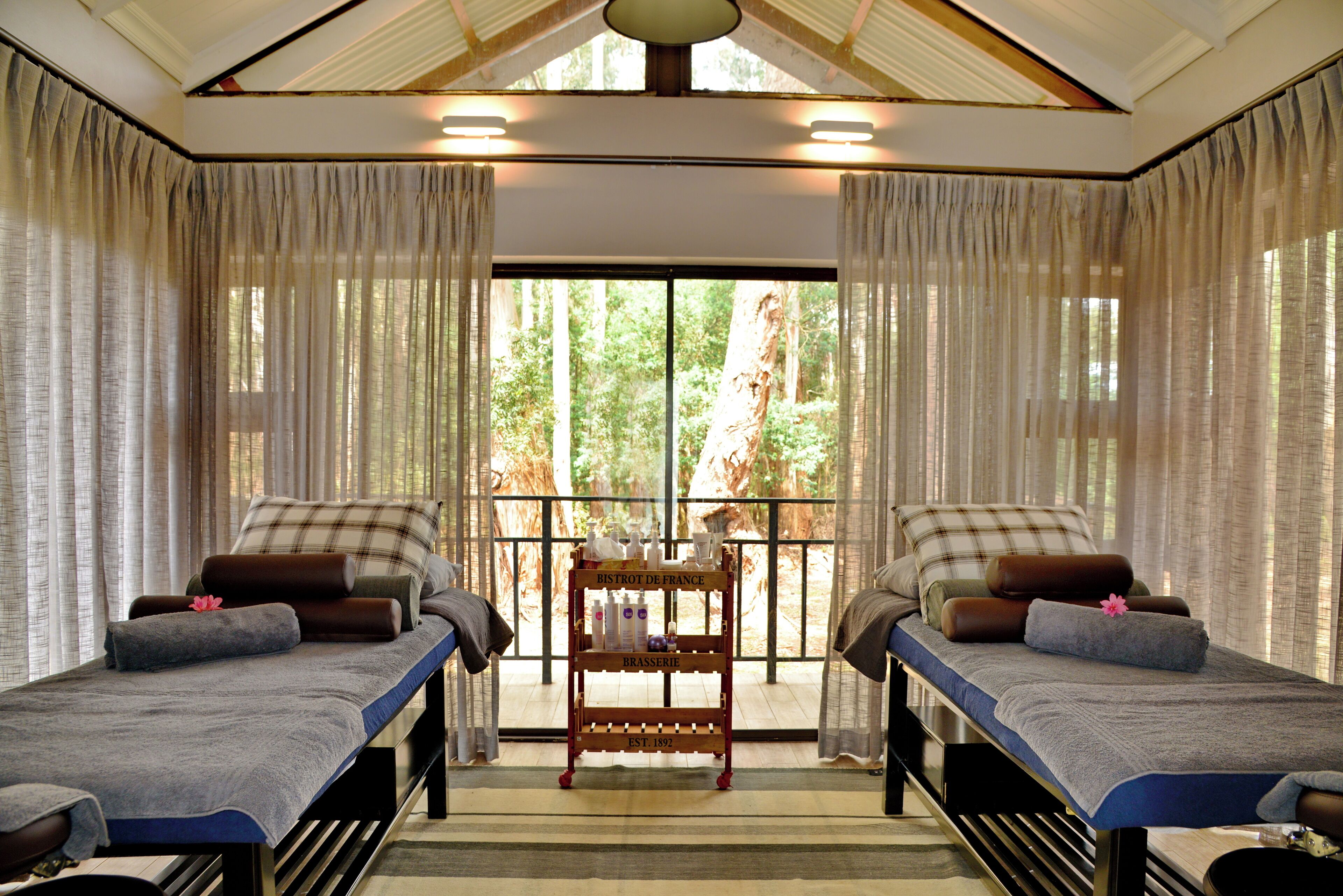 Body treatments, aromatherapy, hot stone massages, deep-tissue massages