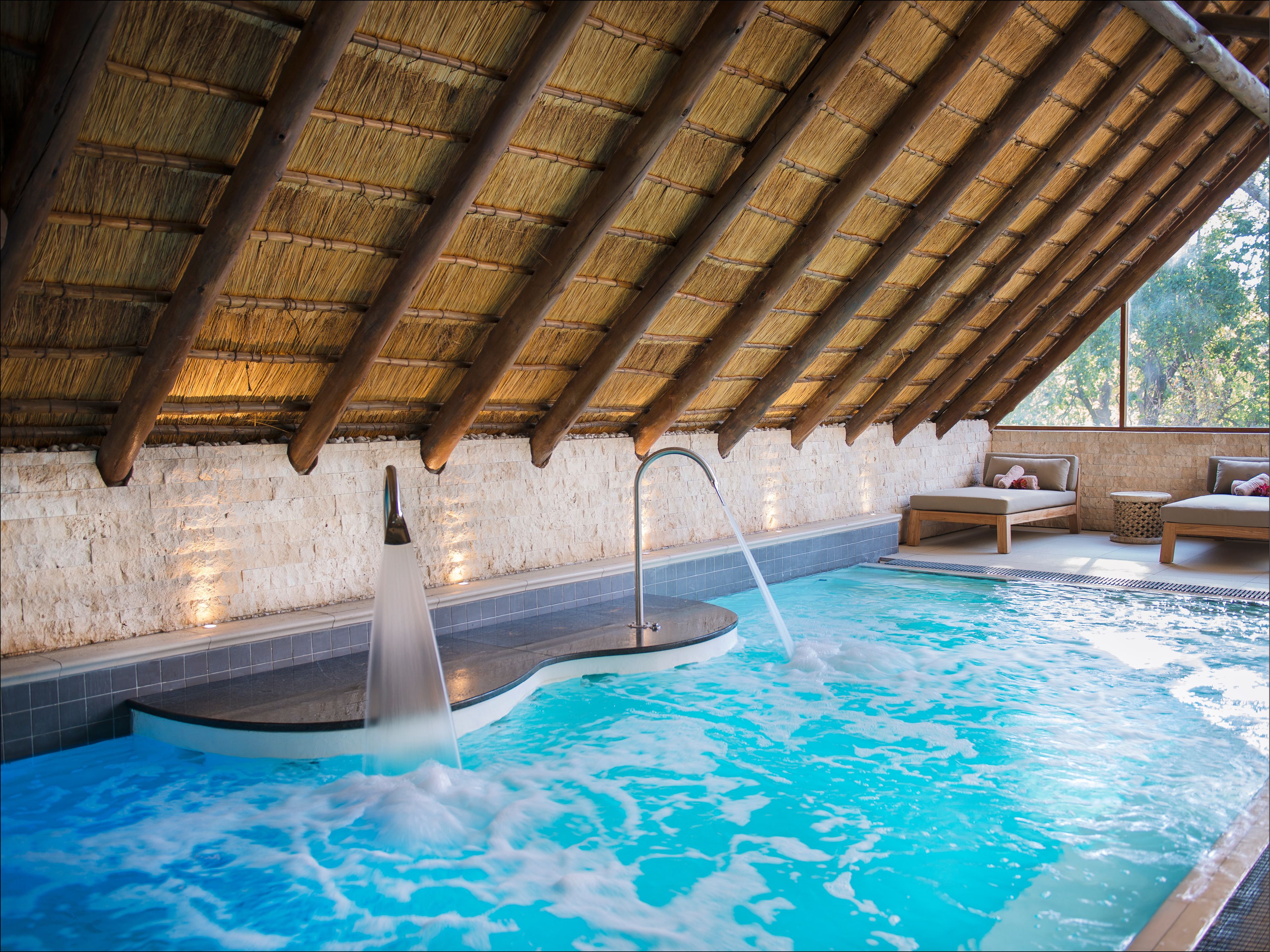 Bañera de hidromasaje interior