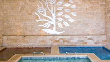 Indoor spa tub