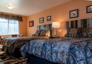 Deluxe Room | Premium bedding, Tempur-Pedic beds, individually decorated - Little Valley Inn (Mariposa)