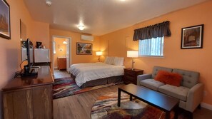 Standard Double Room | Premium bedding, Tempur-Pedic beds, individually decorated - Little Valley Inn (Mariposa)