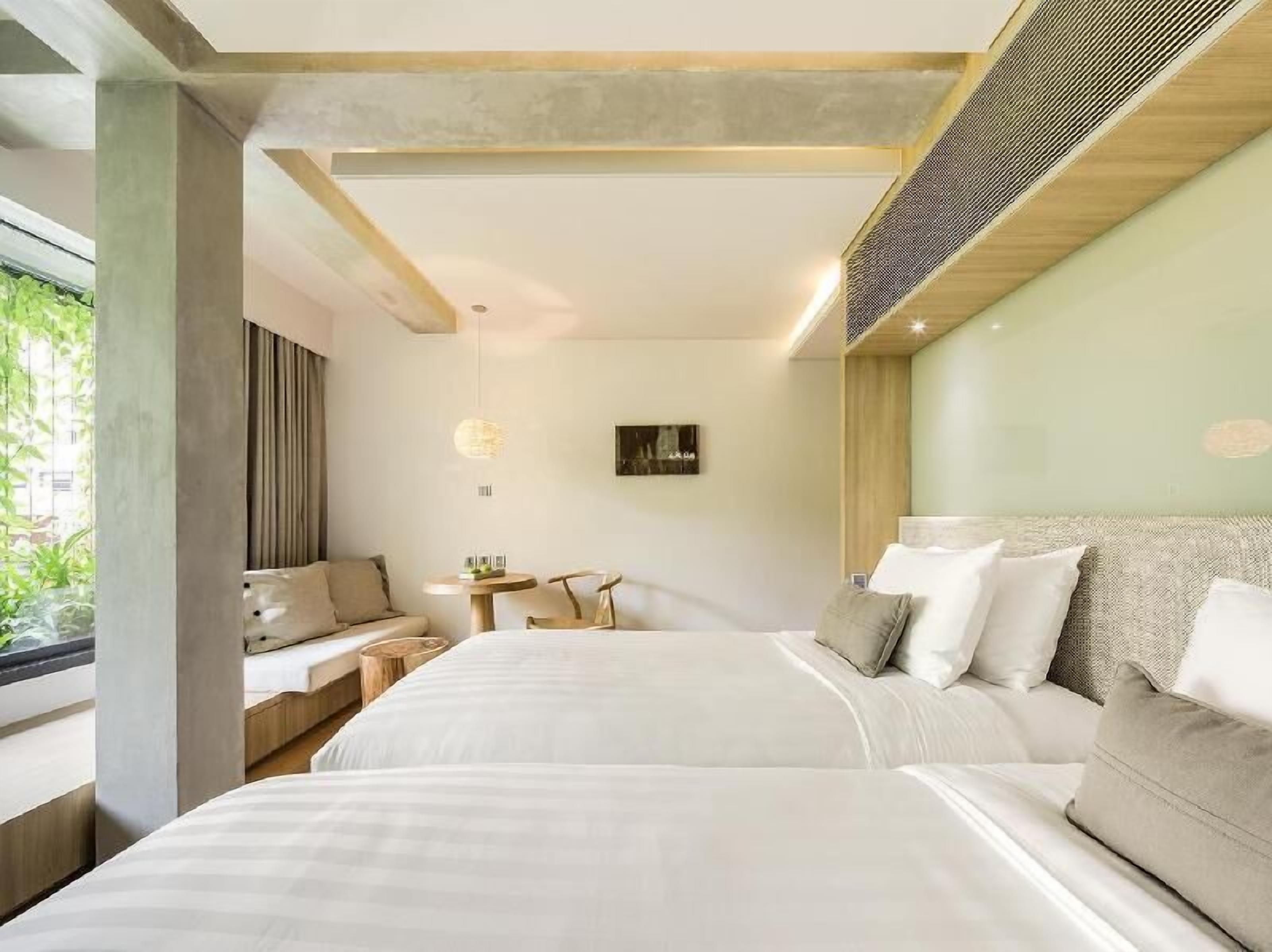 Premium bedding, Tempur-Pedic beds, in-room safe, laptop workspace