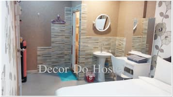 Deluxe Room | Individually furnished, desk, blackout curtains, soundproofing