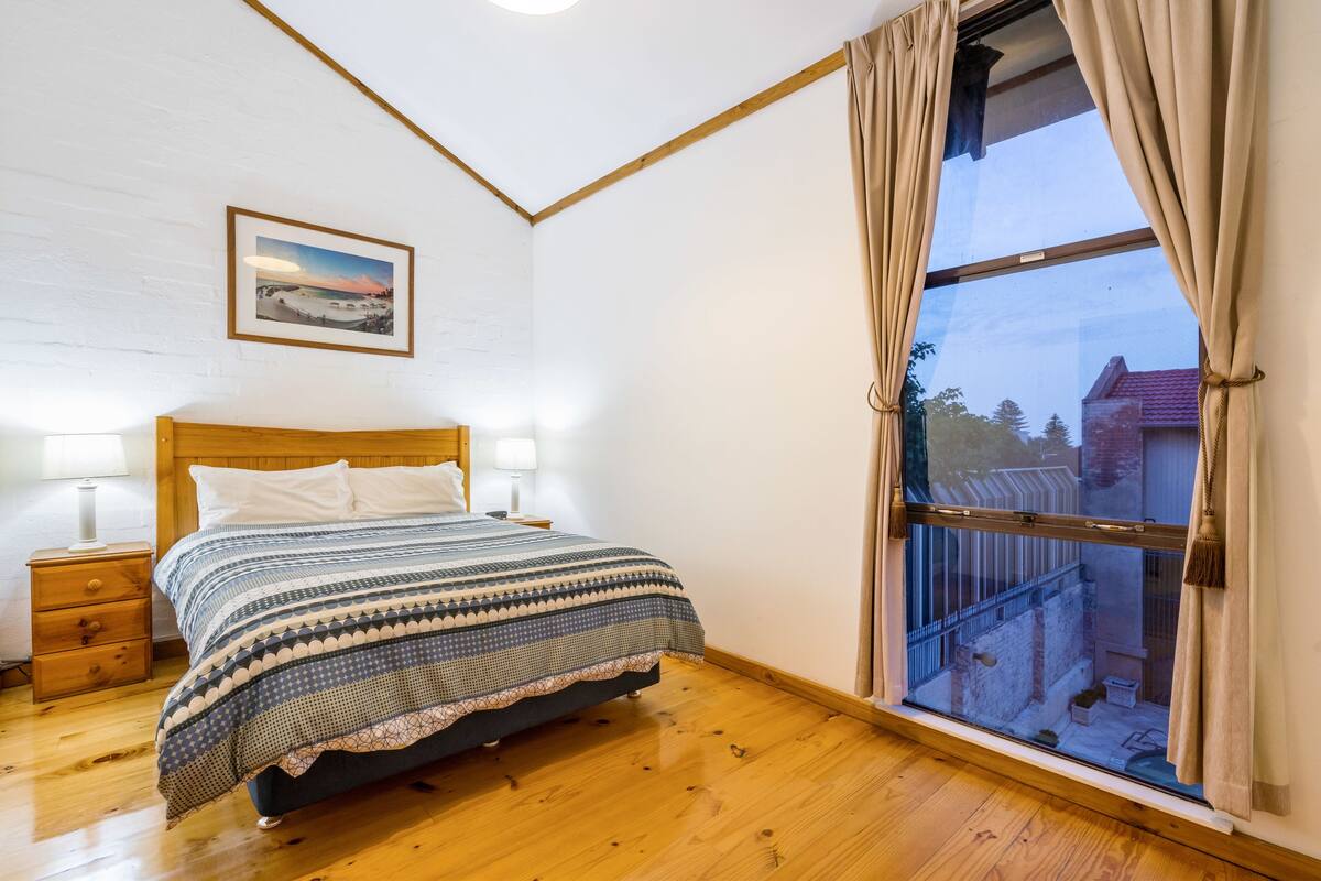 木屋, 2 间卧室 (1st Floor) | 熨斗/熨衣板、婴儿床、折叠床/加床（额外收费）、免费 WiFi