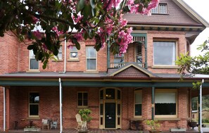 Front of property - Penghana Bed & Breakfast (Queenstown)