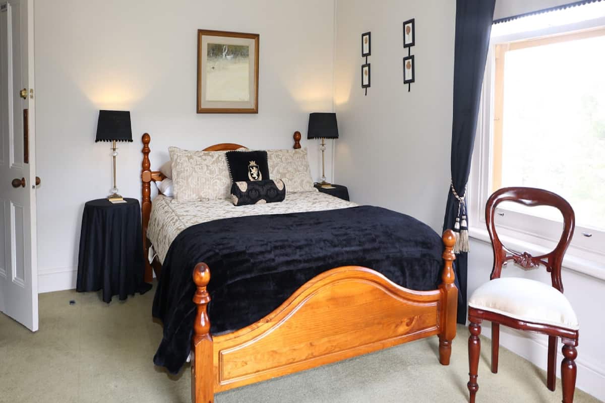 Classic Double Room, 1 Queen Bed | Premium bedding, pillowtop beds, blackout drapes