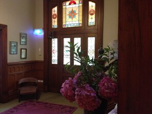 Interior entrance - Penghana Bed & Breakfast (Queenstown)