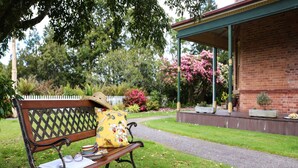 Unclassified image, 3 of 47, button - Penghana Bed & Breakfast (Queenstown)