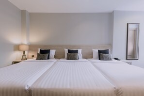 Superior Triple Room  | Minibar, in-room safe, soundproofing, free WiFi - Maxim's Inn (Bangkok)