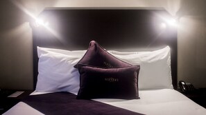 1 bedroom, in-room safe, desk, laptop workspace - Scenery Guesthouse Maqalika (Maseru)