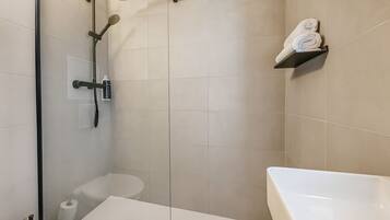 Classic Double Room, 1 Queen Bed | Bathroom | Shower, free toiletries, hair dryer, towels