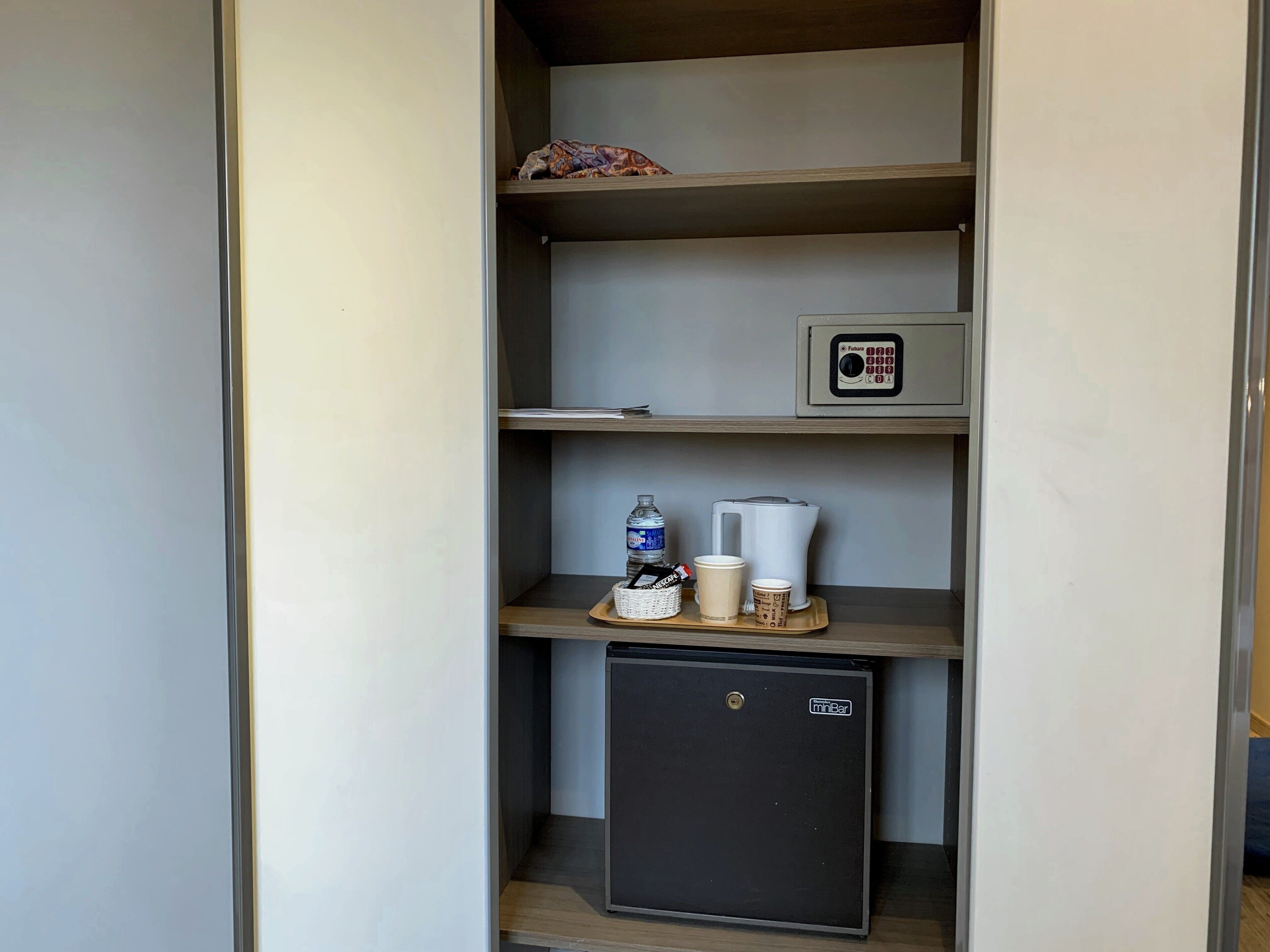 junior suite (for 2) | living area | 40-inch flat-screen tv with digital channels, tv