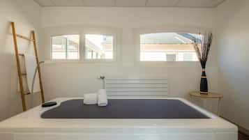 Couples treatment rooms, sauna, hot tub, body treatments, body wraps