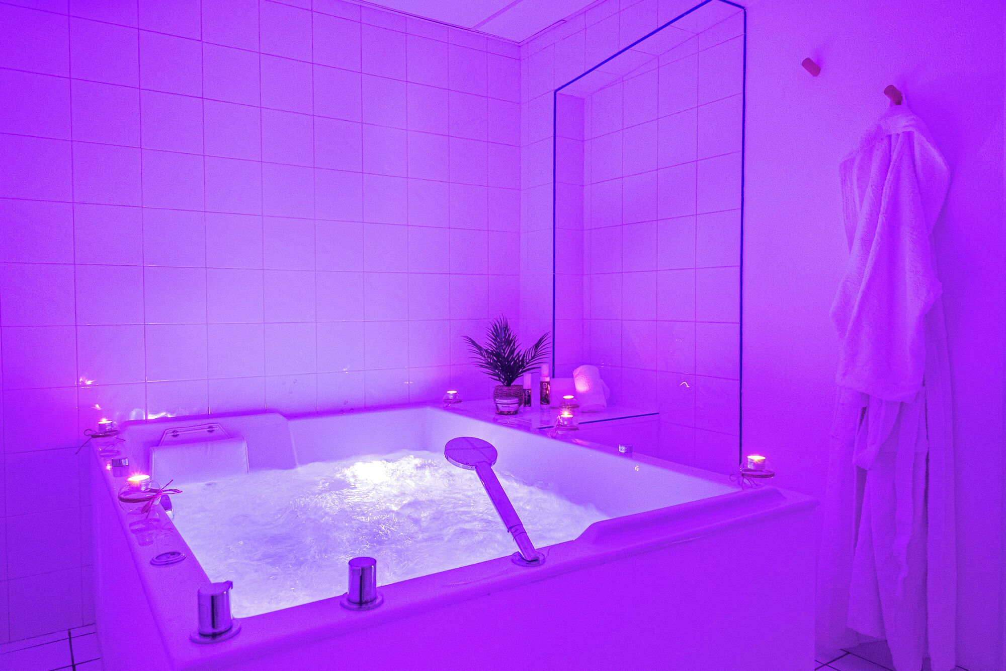 커플 트리트먼트룸, 사우나, 온수 욕조, 전신 트리트먼트, 바디 랩, 바디 스크럽