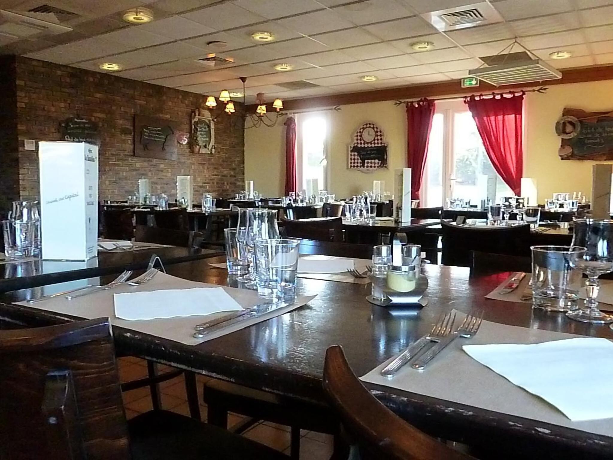 breakfast and dinner served, regional cuisine