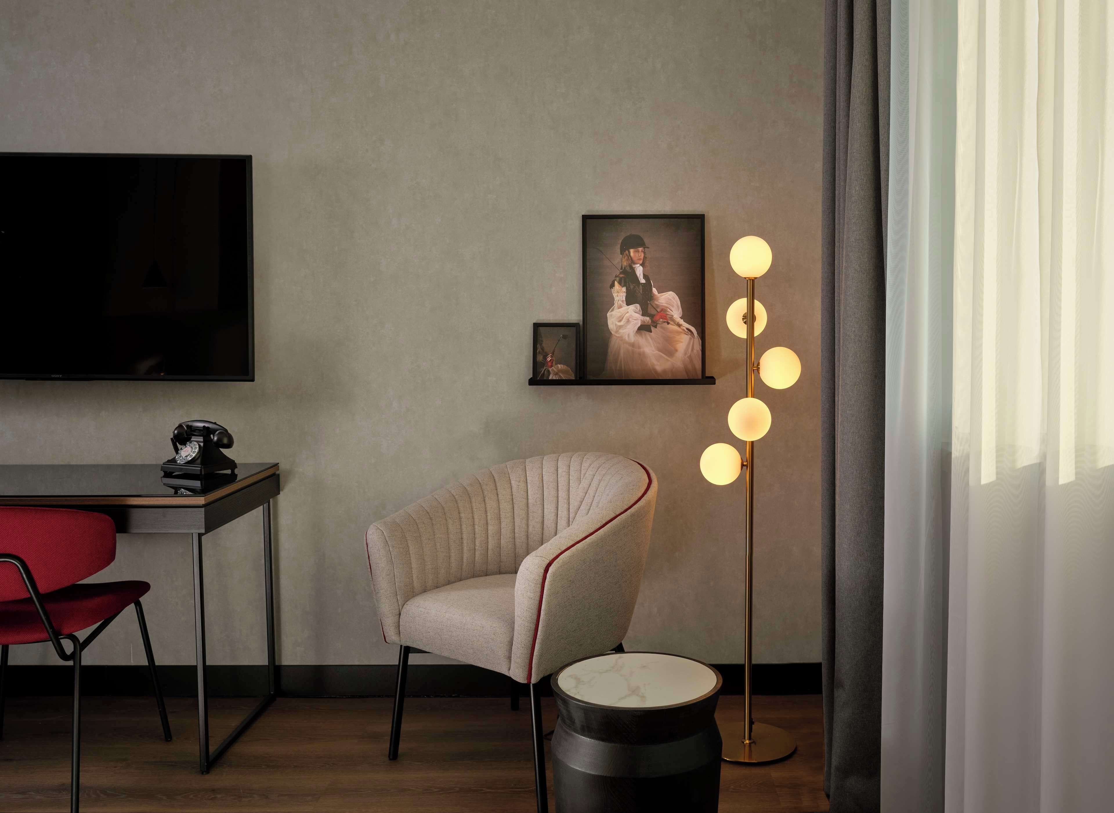 minibar, in-room safe, desk, laptop workspace