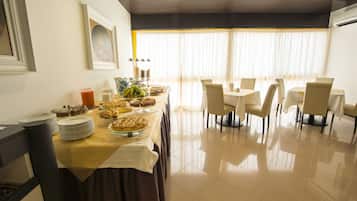 Petit déjeuner buffet compris tous les jours