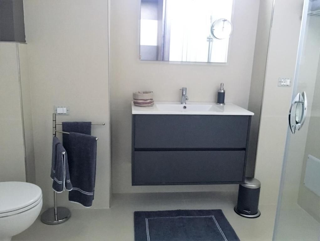 ada apartment | bathroom | free toiletries, hair dryer, bathrobes, bidet