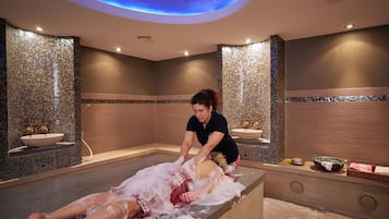Behandlungsräume für Paare, Sauna, Whirlpool, Türkisches Bad/Hamam
