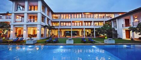 Fachada de la propiedad