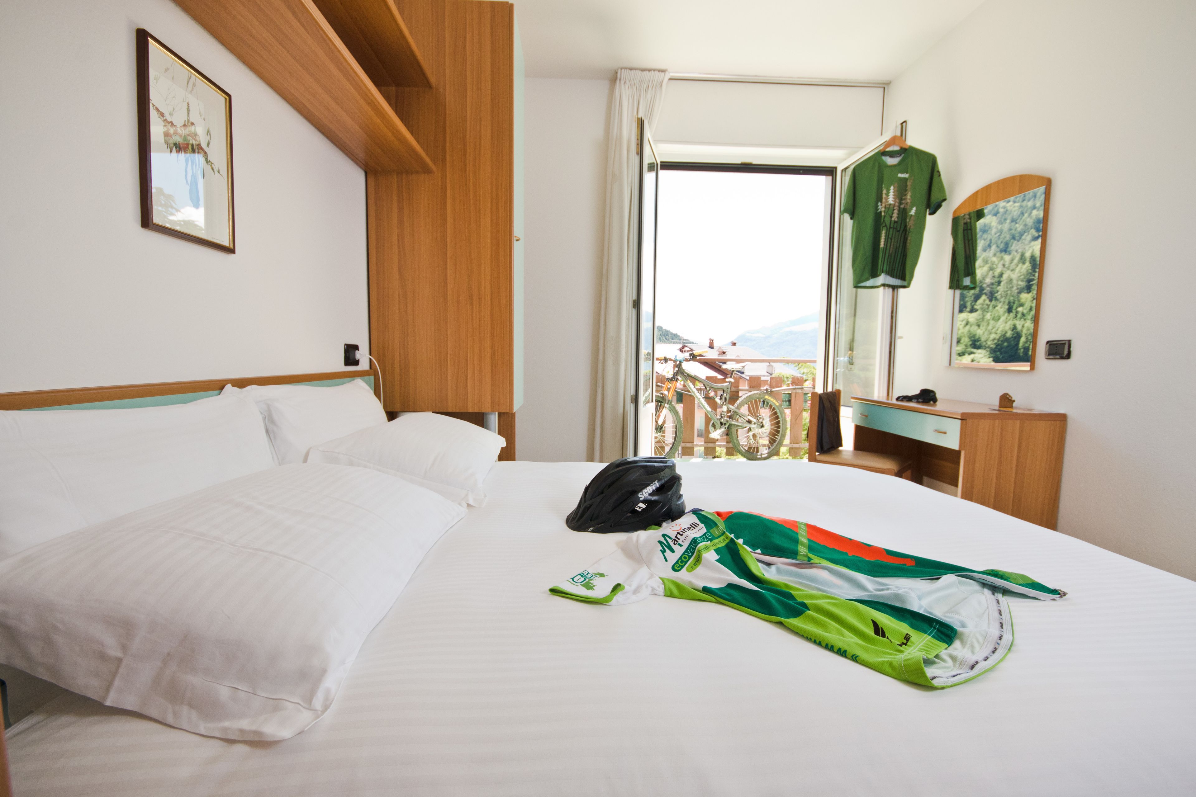 double room | in-room safe, desk, free cots/infant beds, free wifi