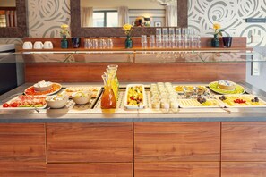 Dagelijks ontbijtbuffet (EUR 19 per persoon)