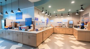 Free daily buffet breakfast - Holiday Inn Express Hotel & Suites Warner Robins North West by IHG (Warner Robins)