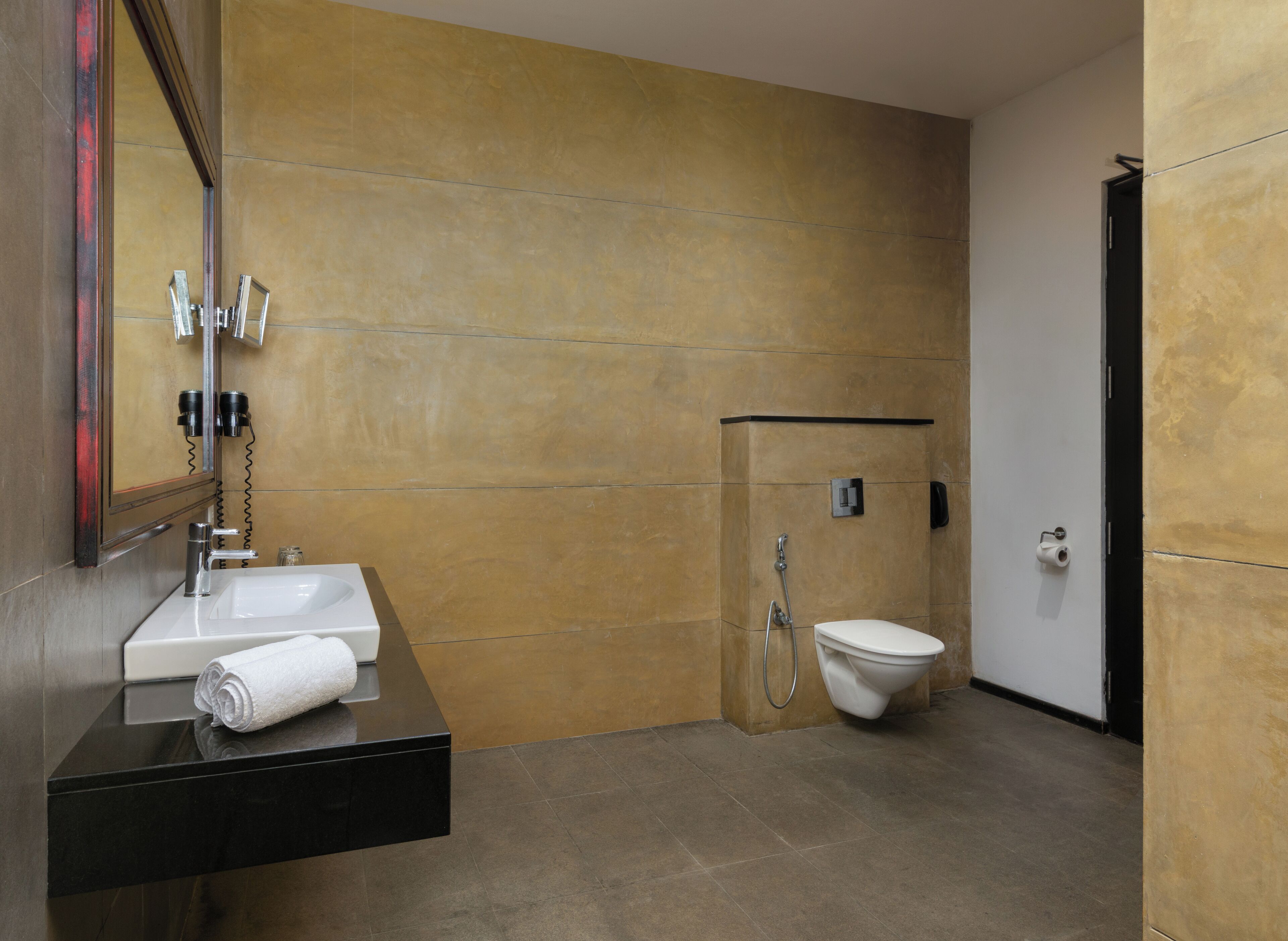 deluxe room | bathroom | shower, rainfall showerhead, free toiletries, hair dryer