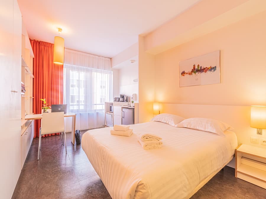 Standard Studio, 1 Double Bed | In-room safe, soundproofing, free WiFi, bed sheets