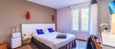 書桌、隔音、熨斗/熨衣板、免費無線上網