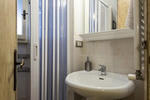 Bathroom sink - Soggiorno Fortezza Fiorentina (Florence)