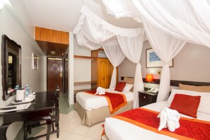 4 chambres, coffres-forts dans les chambres, bureau, Wi-Fi gratuit