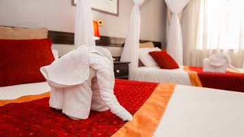 Twin Room, 2 Katil Bujang (Single) | 4 bilik tidur, peti besi dalam bilik, meja, Wi-fi percuma