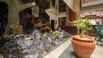 Breakfast, lunch and dinner served