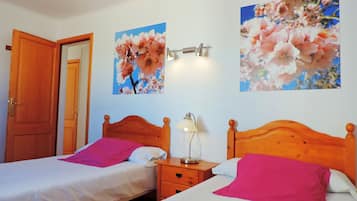 Penthouse, 2 slaapkamers, uitzicht op zee (4 - 5 adults) | 1 slaapkamer, donsdekens, bedden met traagschuimmatrassen