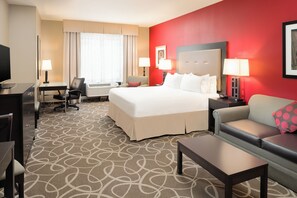 Hypo-allergenic bedding available, laptop workspace, blackout drapes - Holiday Inn Express Klamath - Redwood Ntl Pk Area by IHG (Klamath)